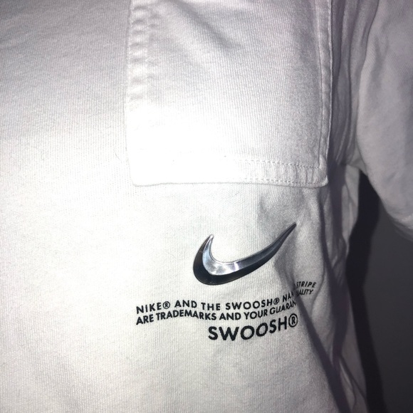 NIKE Swoosh Pocket Tee - Picture 4 of 4